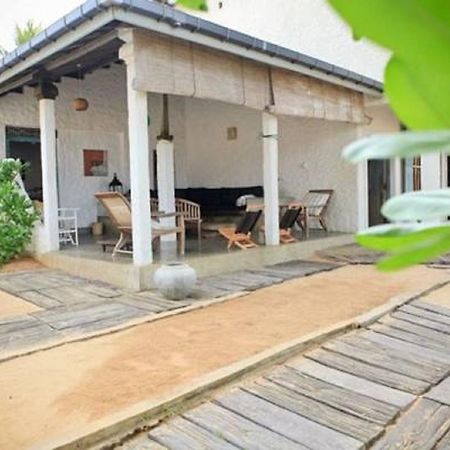 Coco Mari Villa Хиккадува Экстерьер фото