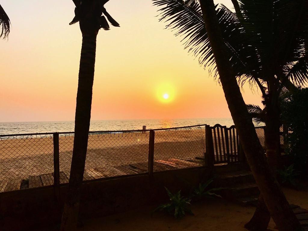 Coco Mari Villa Хиккадува Экстерьер фото